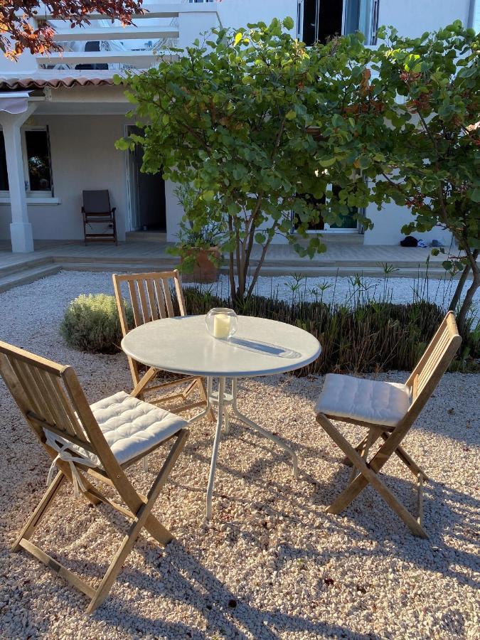 Appartement Rez De Villa Proche Port Et Plages De Sanary Exteriér fotografie