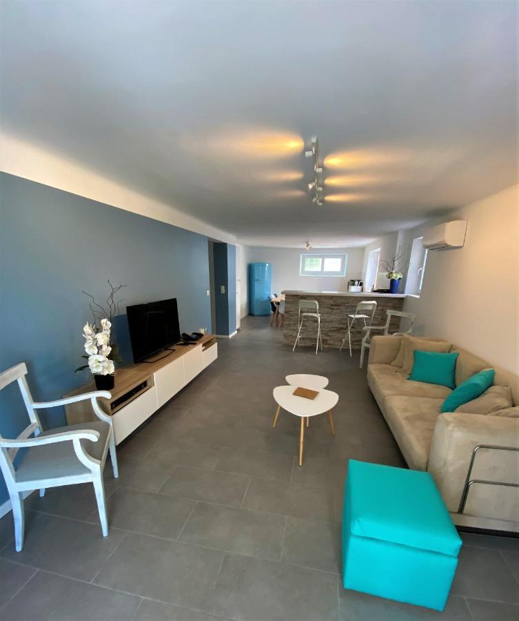 Appartement Rez De Villa Proche Port Et Plages De Sanary Exteriér fotografie