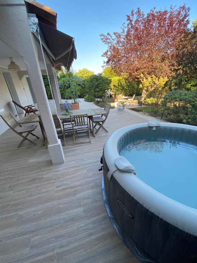 Appartement Rez De Villa Proche Port Et Plages De Sanary Exteriér fotografie