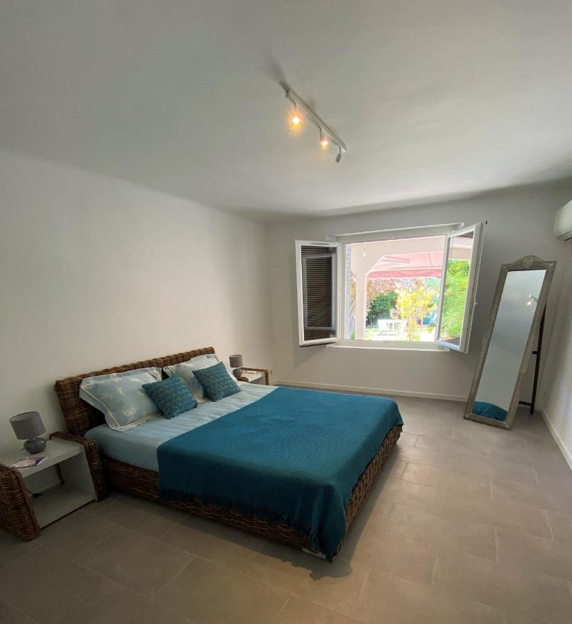 Appartement Rez De Villa Proche Port Et Plages De Sanary Exteriér fotografie
